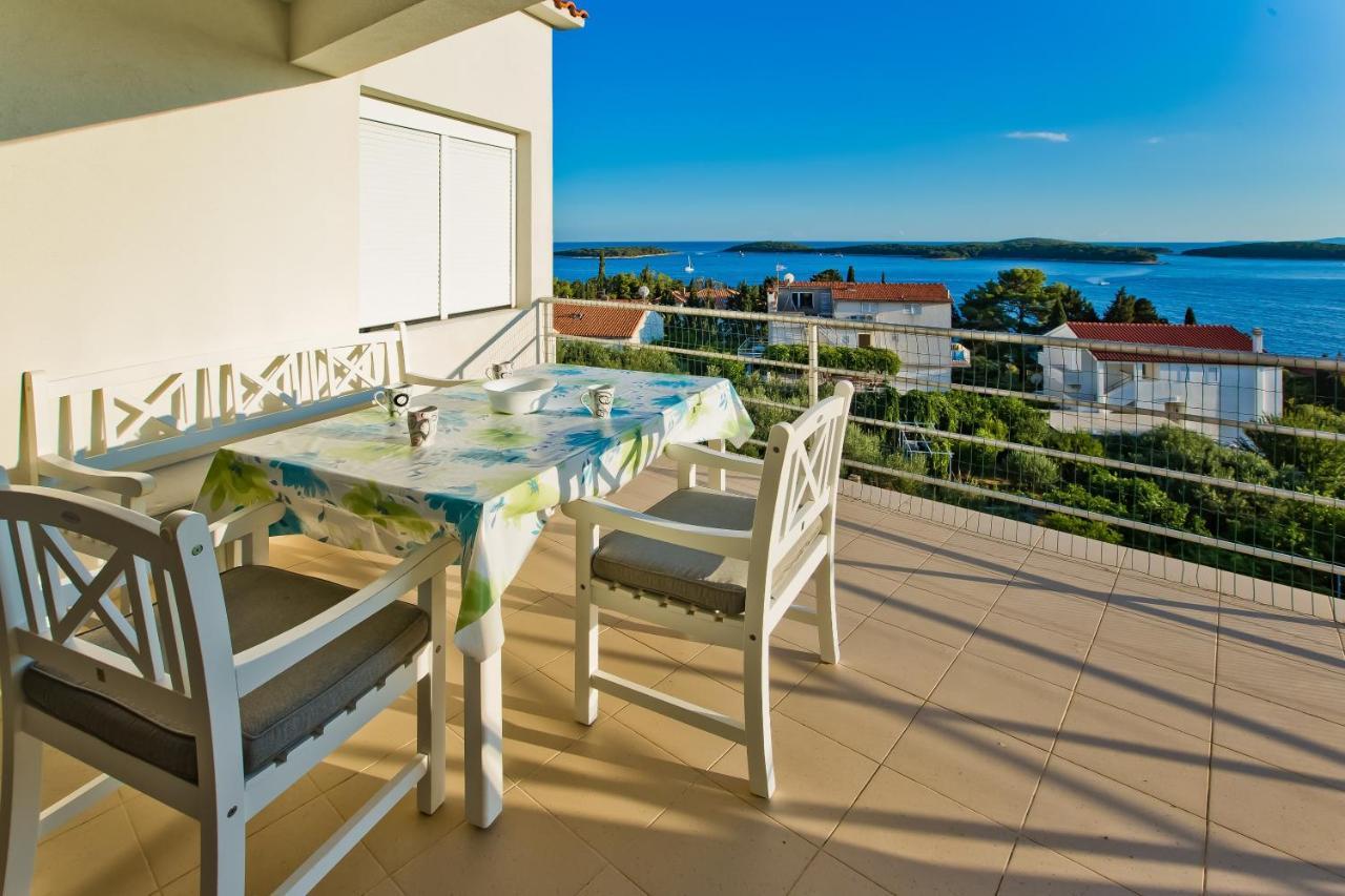 Appartamento Palazzo Lucija Hvar Town Esterno foto