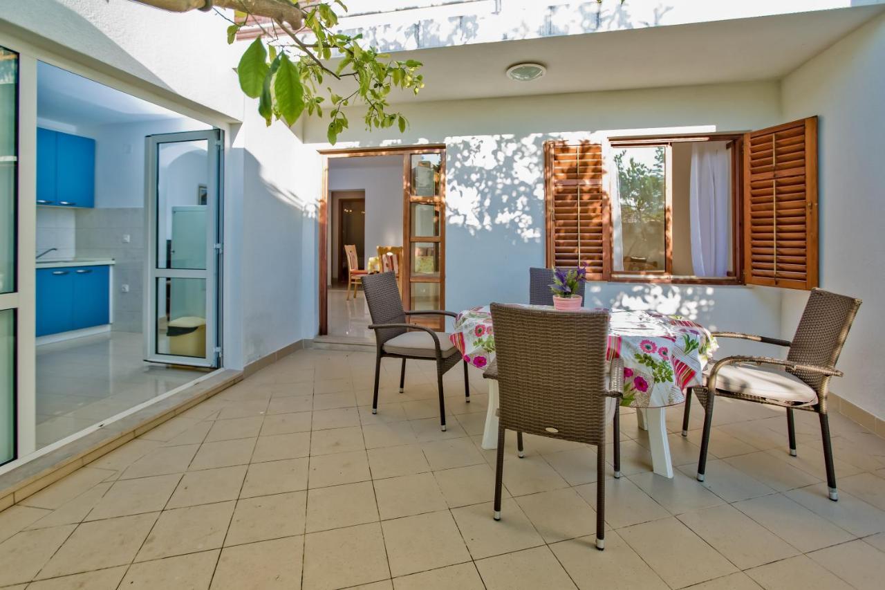 Appartamento Palazzo Lucija Hvar Town Esterno foto