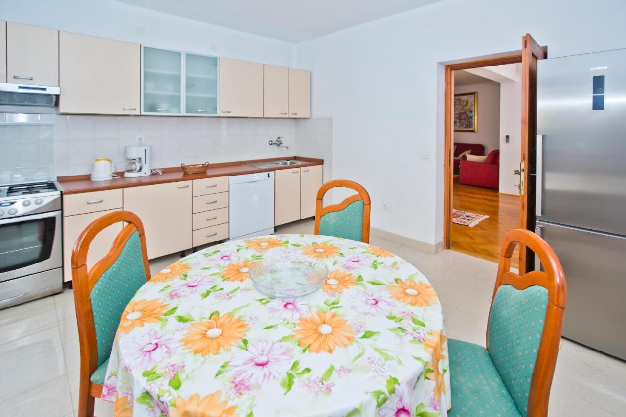 Appartamento Palazzo Lucija Hvar Town Esterno foto